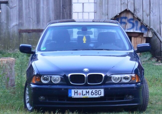 BMW 525 należące do mężczyzny